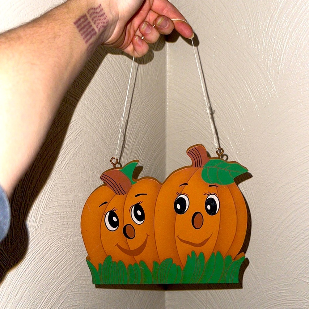 Wooden Halloween pumpkins decoration